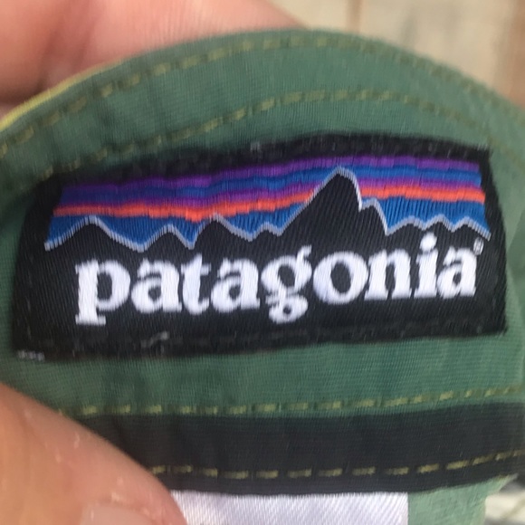 Mens Patagonia board shorts with Zipper pocket. - Picture 7 of 8